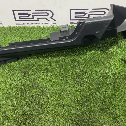 Обшивка отсека багажника правая Range Rover Velar L560