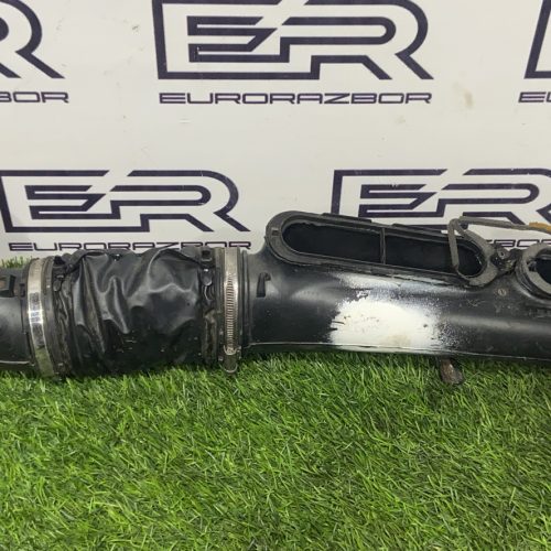 Патрубок воздушного фильтра Range Rover L405