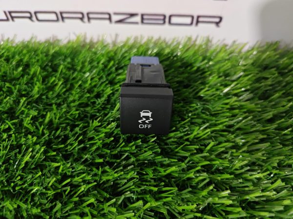 Кнопка курсовой устойчивости Camry