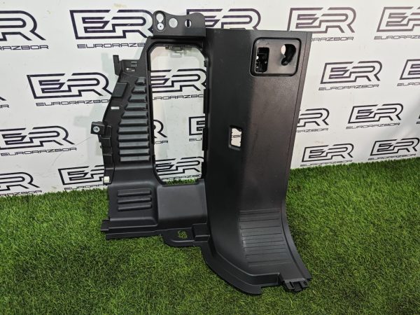 Обшивка багажника правая нижняя Land Rover Defender 2 поколение