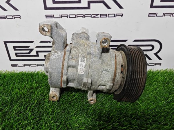Компрессор кондиционера Toyota Hilux 8