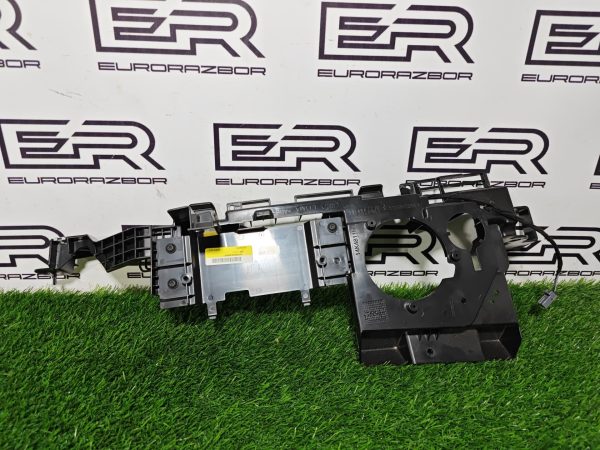 Кронштейн полки багажника Range Rover Sport