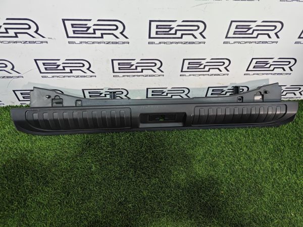 Панель багажника Range Rover рестайлинг