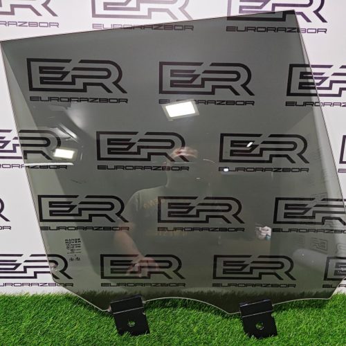 Стекло двери заднее правое Range Rover L405 2018г.
