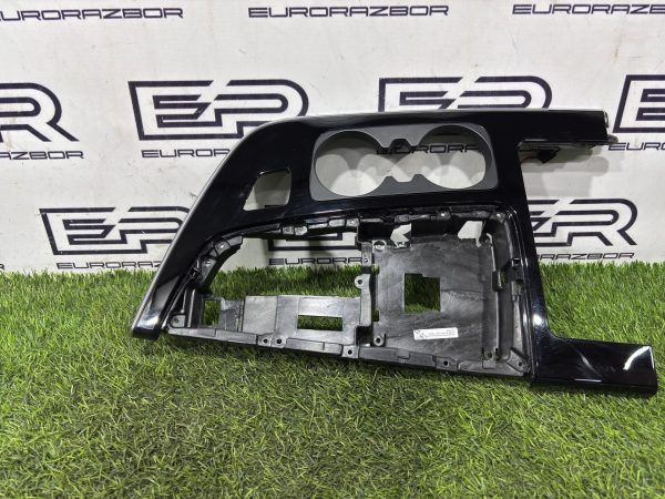 Консоль центральная Аudi Q7 Q8 4M