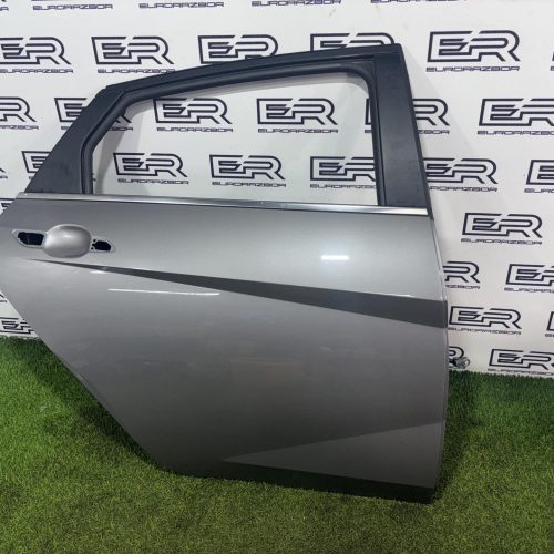 Дверь задняя правая Hyundai Elantra 7 / Элантра