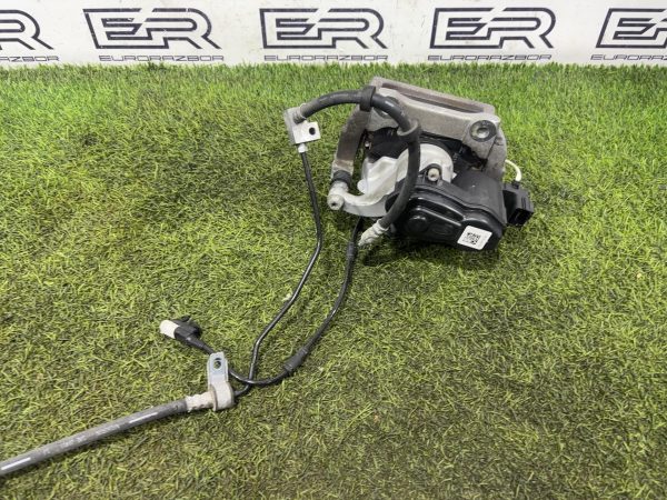 Суппорт тормозной задний правая Land Rover Defender 2 поколение