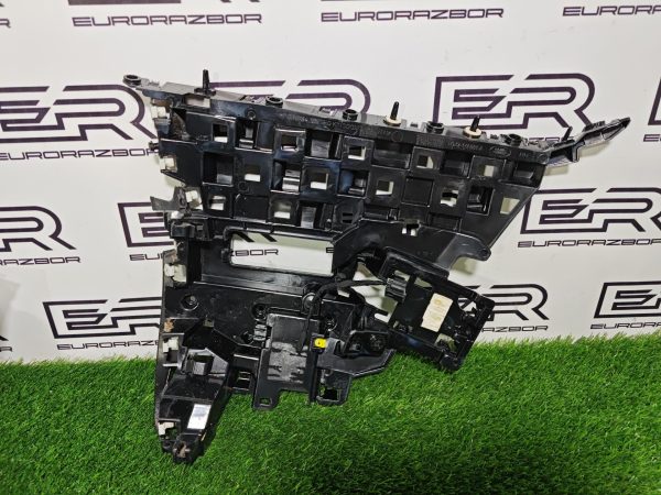 Кронштейн заднего бампера правый Land Rover Range Rover Sport 3 поколение