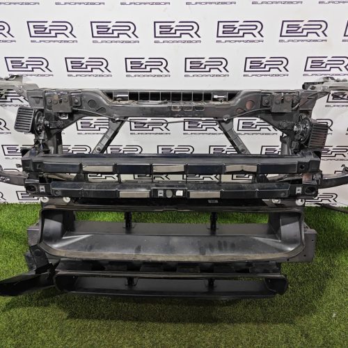 Передняя панель телевизор Land Rover Defеndеr