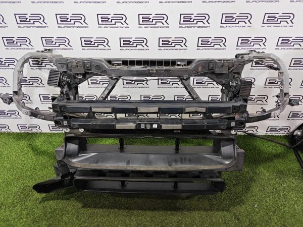 Передняя панель телевизор Land Rover Defеndеr