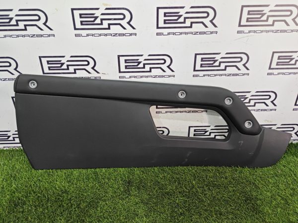 Накладка центральной консоли правая Land Rover Defender 2 поколение