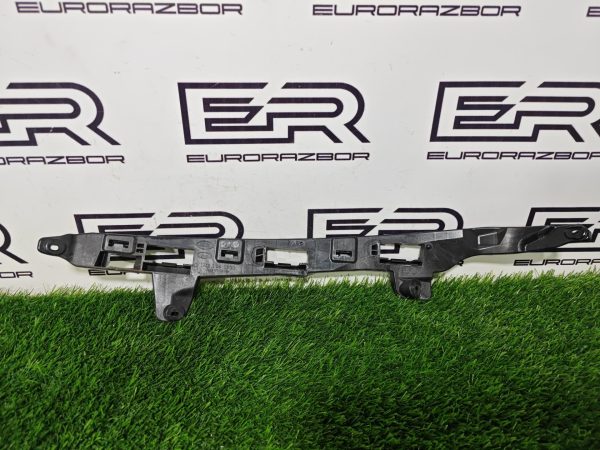 Кронштейн правой фары нижний Land Rover Range Rover Sport 3 поколение