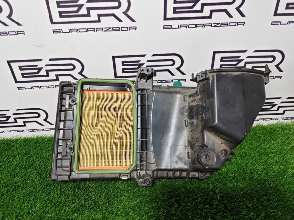 Корпус воздушного фильтра Mercedes OM654