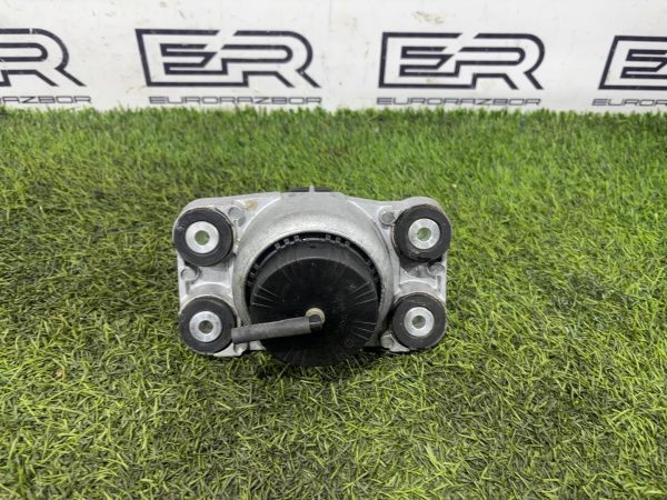 Подушка двигателя Land Rover Defender 2 поколение