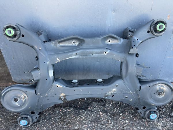 Балка заднего моста Land Rover Defender 2 поколение