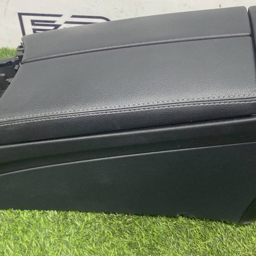 Центральный подлокотник Mercedes Benz C W205
