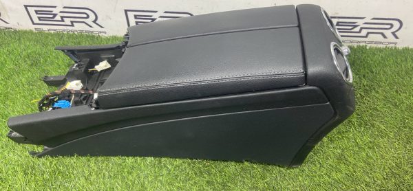 Центральный подлокотник Mercedes Benz C W205