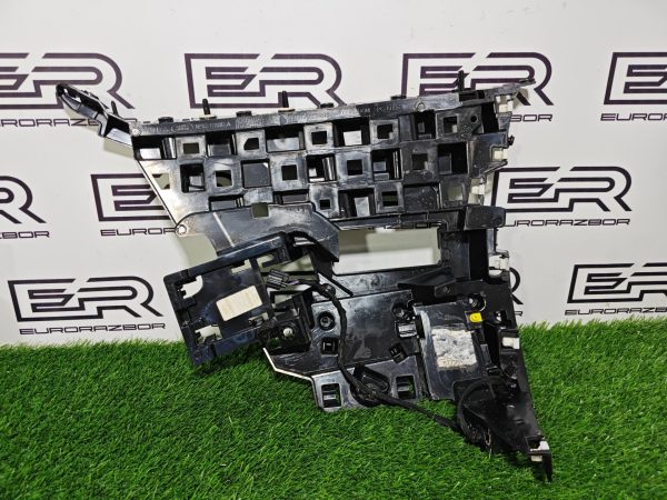 Кронштейн заднего бампера левый Land Rover Range Rover Sport 3 поколение