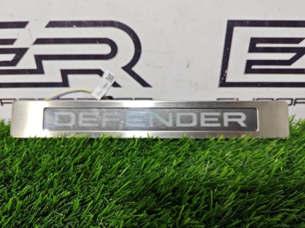 Накладка порога передняя левая Land Rover Defender 2 поколение