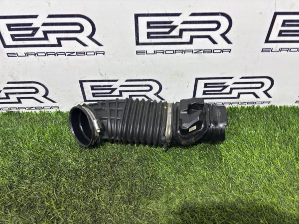 Патрубок воздушного фильтра Mercedes W447 ОМ654