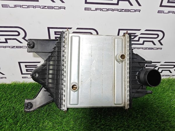 Интеркулер Range Rover Sport L494