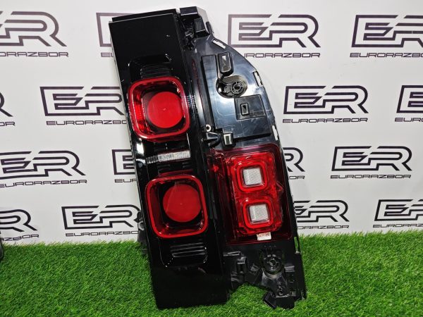 Фонарь задний правый Land Rover Defender 2 поколение
