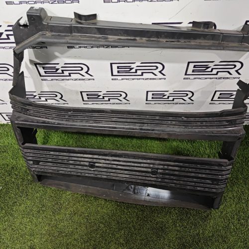 Дефлектор радиатора Land Rover Defender 2