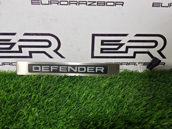 Накладка порога передняя правая Land Rover Defender 2 поколение