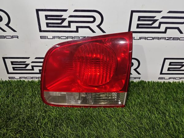 Фонарь крышки багажника правый Volkswagen Tоuarеg 7L6