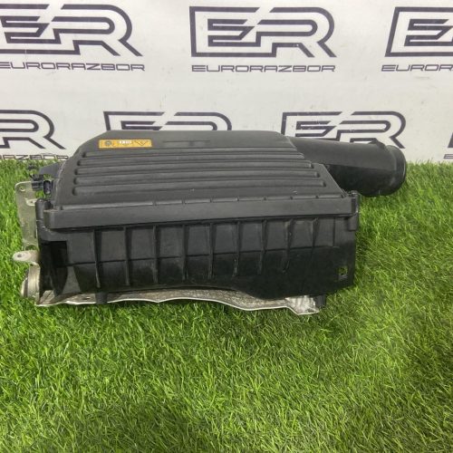 Корпус воздушного фильтра Mercedes W205 (M274)